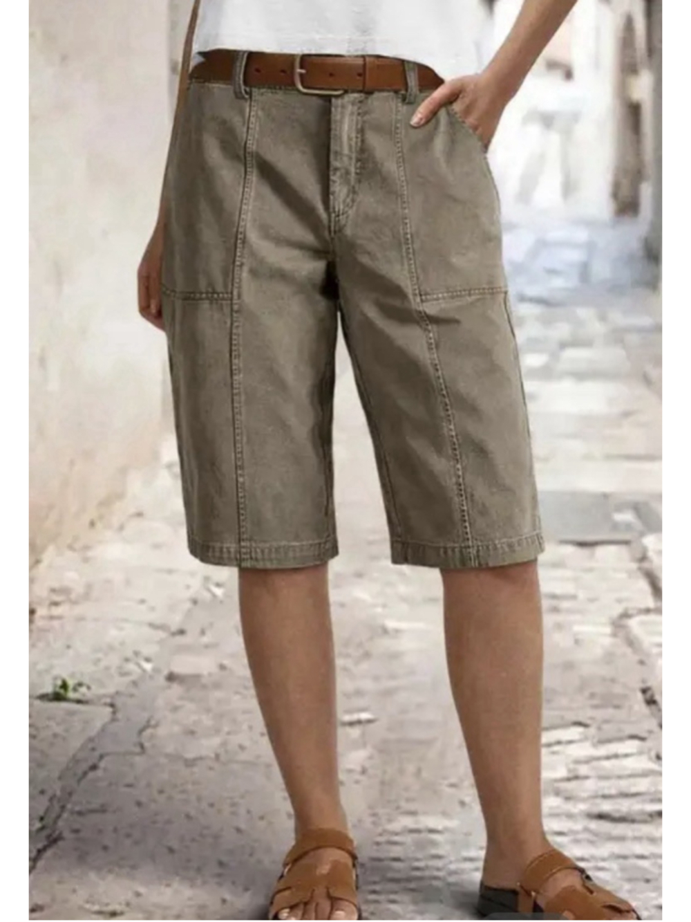 Solid Stitch Detail Mid Waist Bermuda Shorts Without Belt M